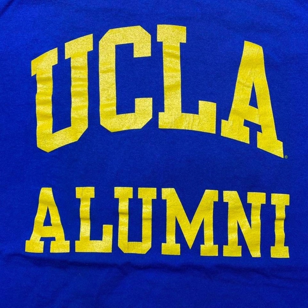 Vintage 90s UCLA BRUINS alumni college shirt